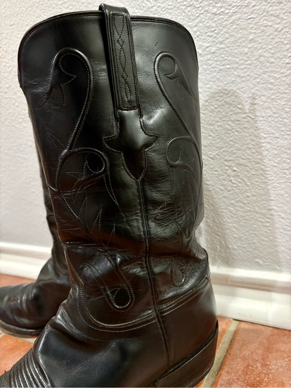 Lucchese 9.5 2E, Black Very Good Condition, Super Soft Wide Cowboy Western Boots - Picture 2 of 14